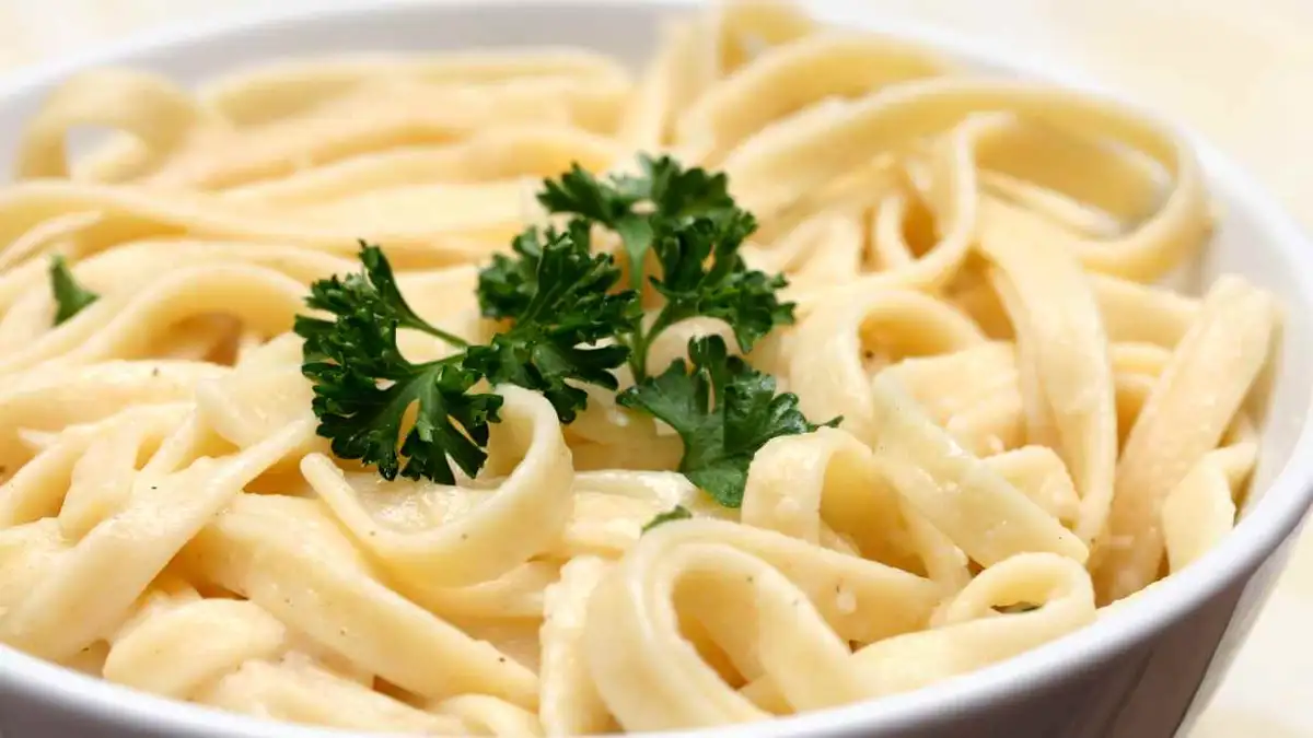 Delicious And Creamy Alfredo Pasta Recipes To Satisfy Your Cravings