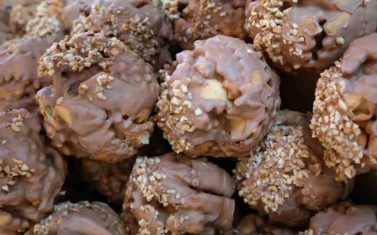 Savor The Exquisite Delight Of These Crunchy Cereal And Dried Fruit Balls